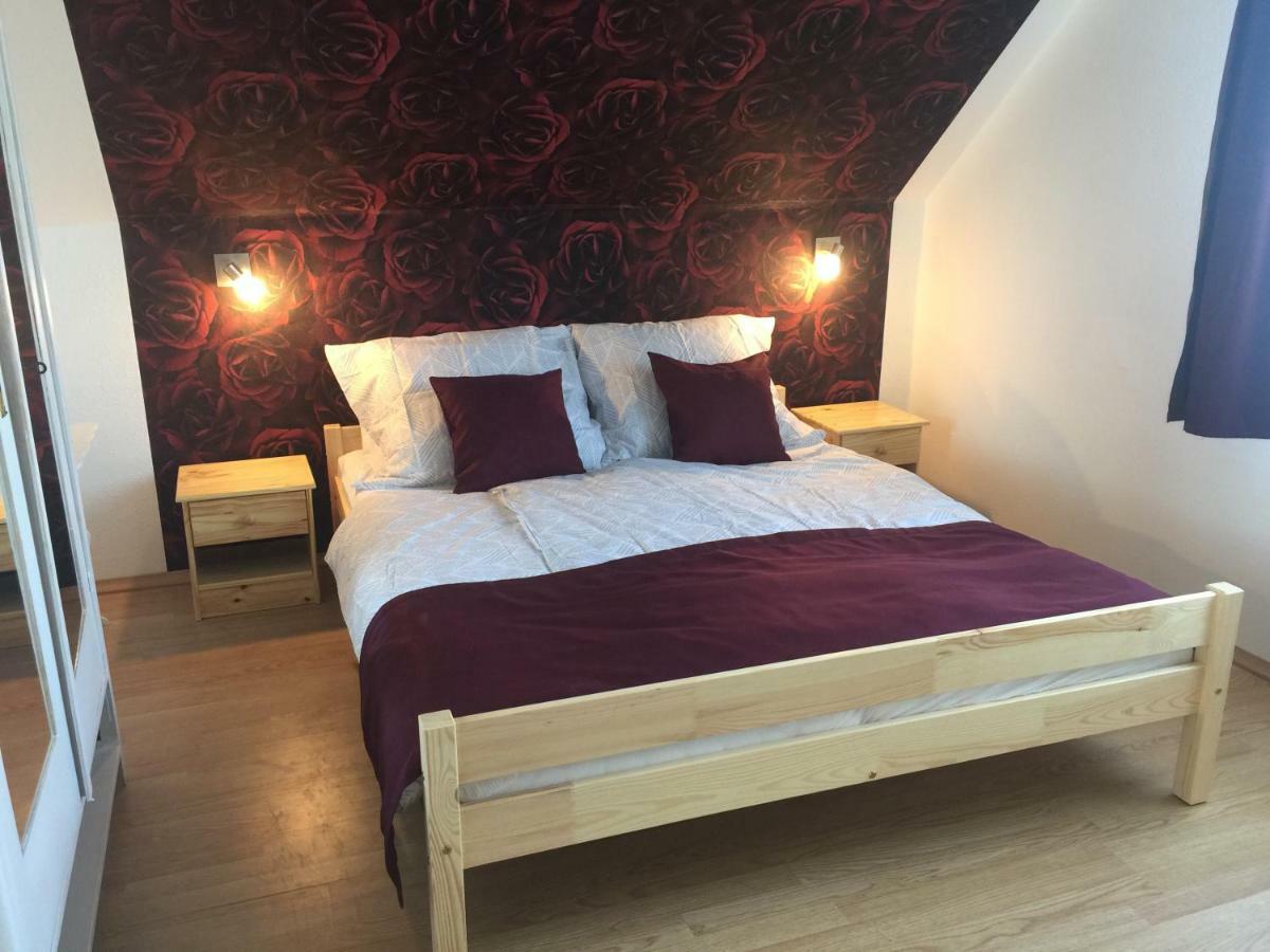 Rózsavölgy Apartman Balatonlelle Exterior foto