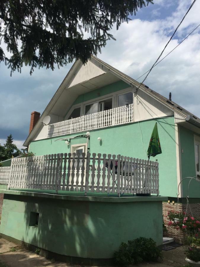 Rózsavölgy Apartman Balatonlelle Exterior foto