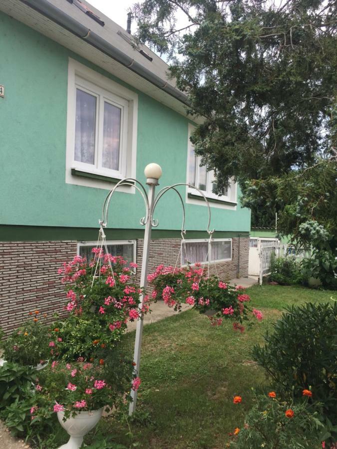 Rózsavölgy Apartman Balatonlelle Exterior foto